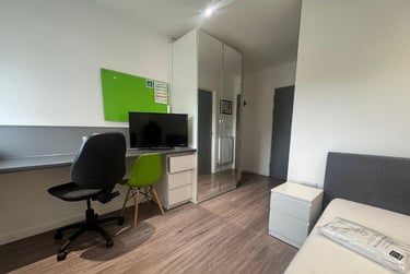 2 bed flat, 119 Mayflower Street, City Centre, Plymouth, PL11SD - Image 5